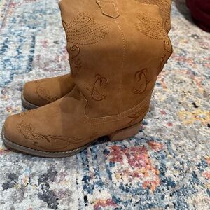 Dream Pairs Brown Heeled Boots